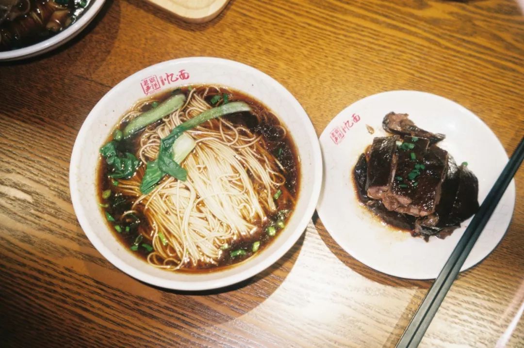 一向以“好吃”出名的凯悦,这次带我把人间三月的春天都吃进了嘴里