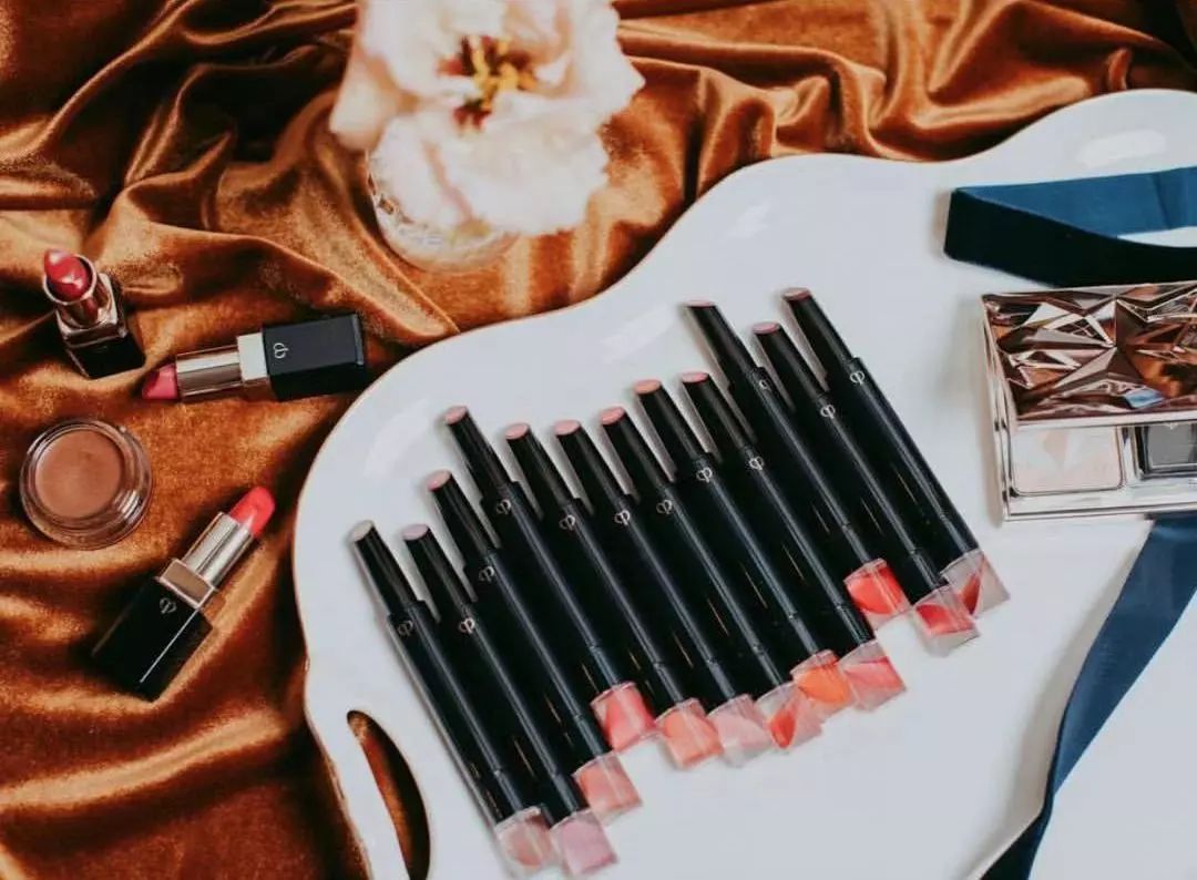 让女生怦然心动的口红,网红少女心爆款口红粉色系正方形