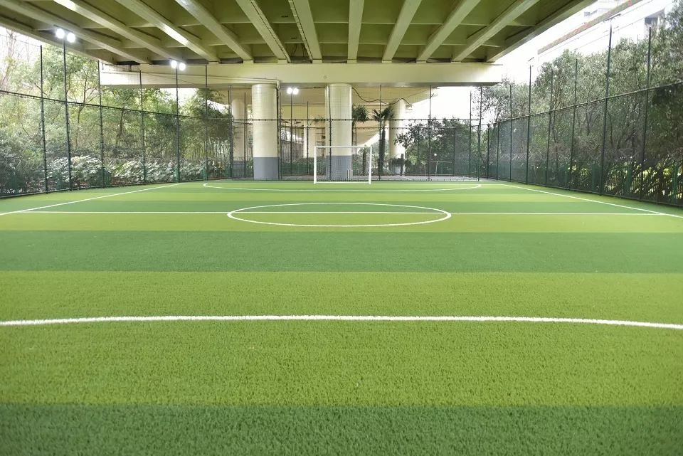 新虹桥中心花园怎么样,上海新虹桥中心花园有跑道吗