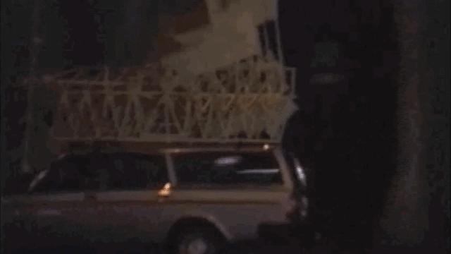 海边，他养了一群吃风的怪兽