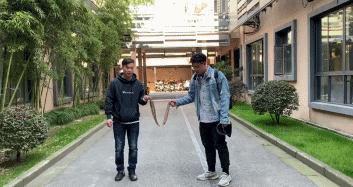 林志玲露腿穿搭,林志玲同款瘦腿袜