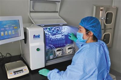 医院招“粪便”捐献者医生：用于重建肠道菌群治疗