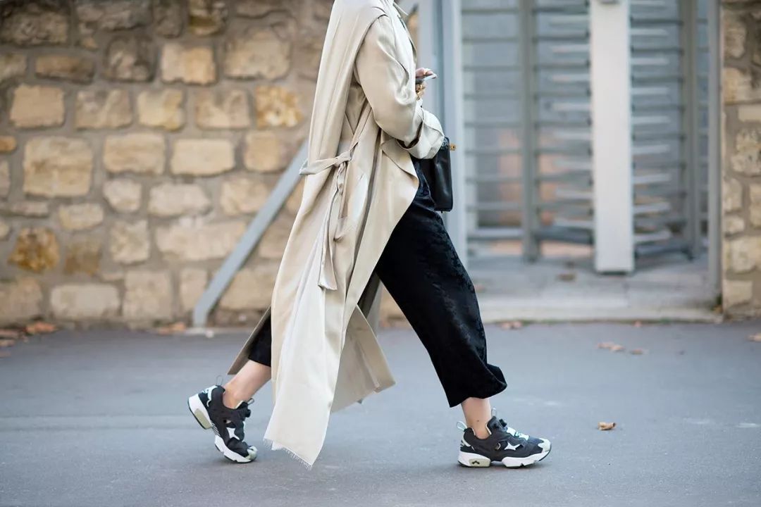 权志龙在成龙演唱会上的视频,成龙和权志龙谁名气最大