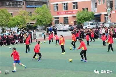 石柱三河小学女足队夺冠,三河女足夺冠视频