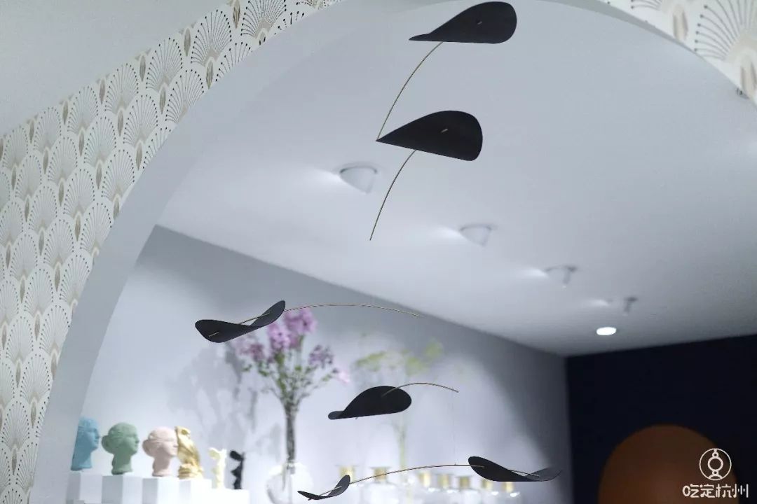 杭州新开一家藏着世界顶尖香薰品牌的集合店！get拿破仑、玛丽皇后同款，美到一秒穿越法国