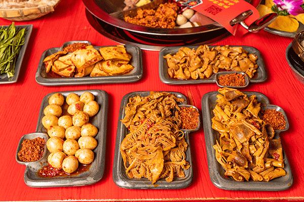 谭鸭血24小时营业,日均排队3h的谭鸭血来宁波了