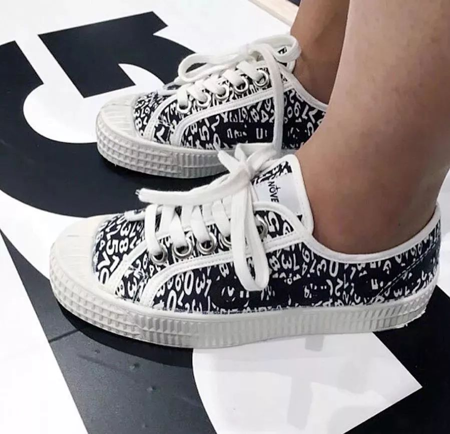 匡威川久保玲联名鞋哪款好看,川久保玲匡威联名小白鞋搭配