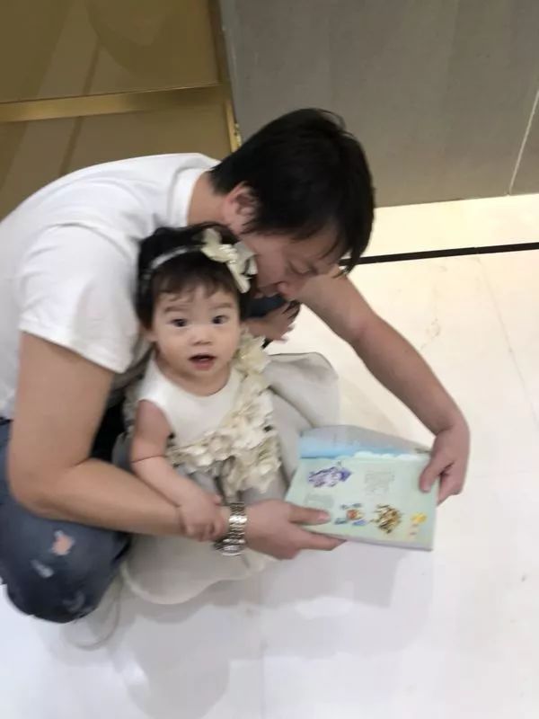 前国门安琦家的樱桃又来啦！为了孩子，他用守护球门的双手，种出了汁多甘甜的超好吃樱桃