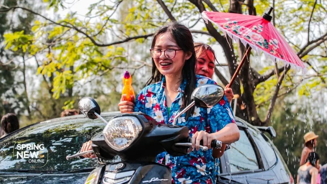 泼水节狂欢泰国,19年清迈泼水节真的太爽了