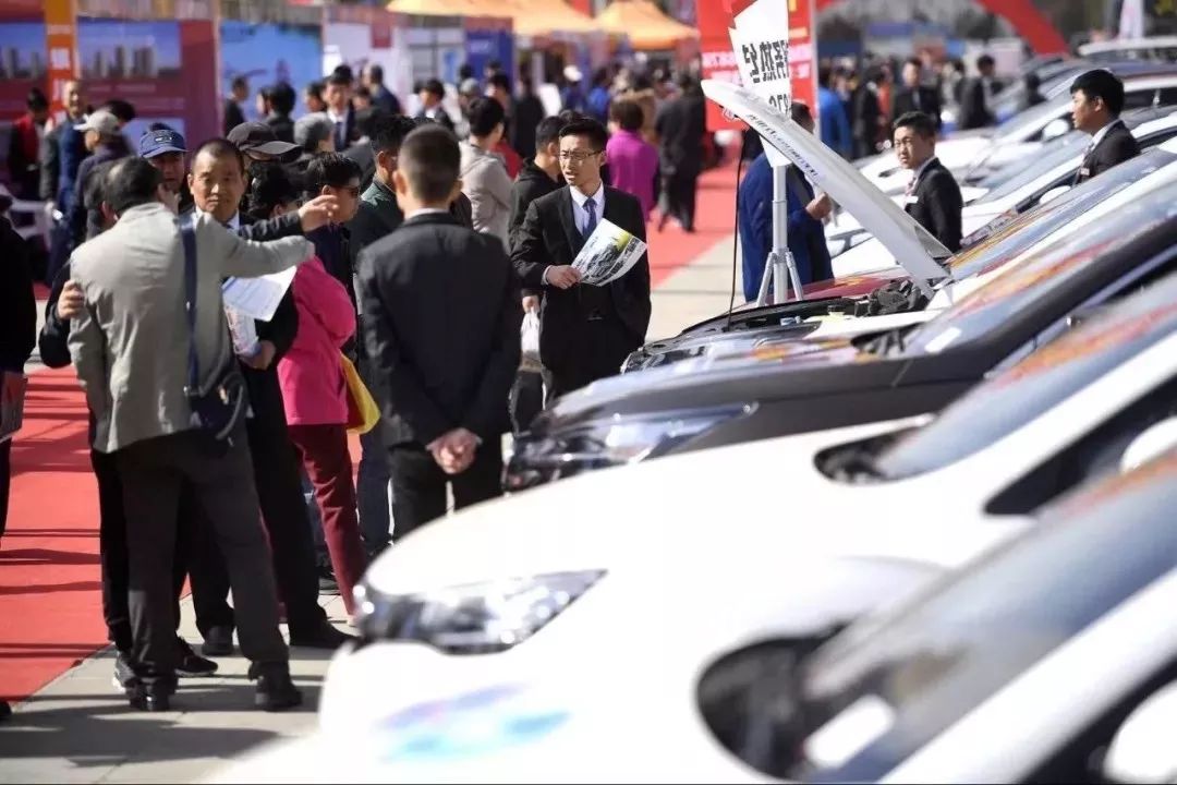 重磅消息！这个周末来光明广场转“惠民房车节”，有一大批特价房和优惠车！