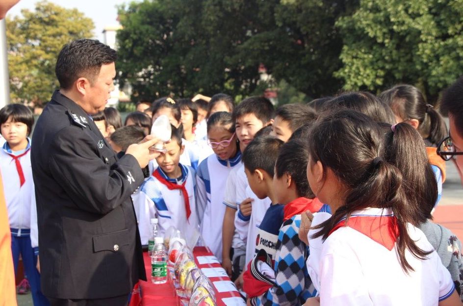珍贵小学生的老照片,佛山珍贵老照片视频