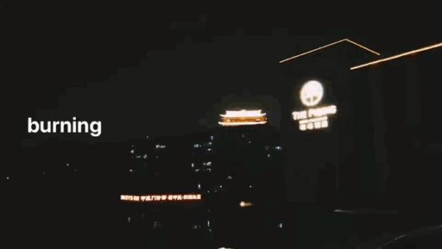 5.5折品“天下第一鲜”+黑金系奢牌酒店+落地窗海景房+159抢399元储值卡+人均50吃双层蛙锅