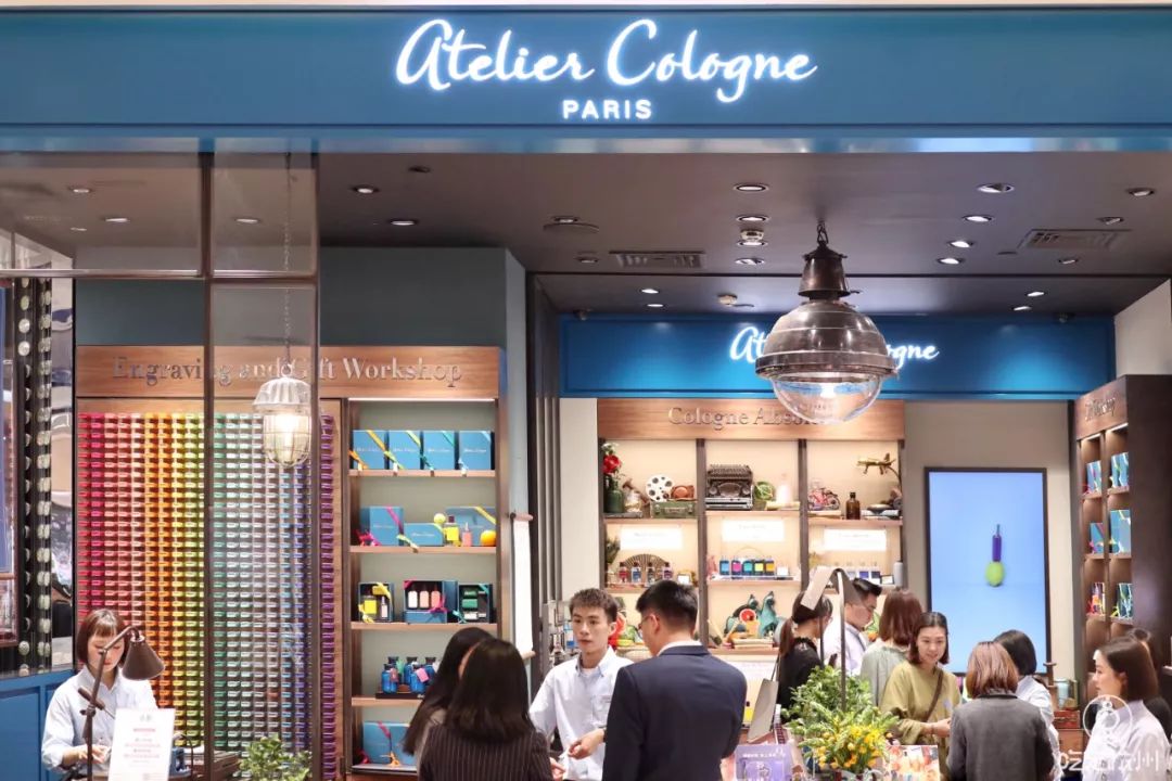 浙江首家！周杰伦为她谱曲、李佳琦连拍两个视频种草、让代购跑断腿的香水品牌来杭州了！