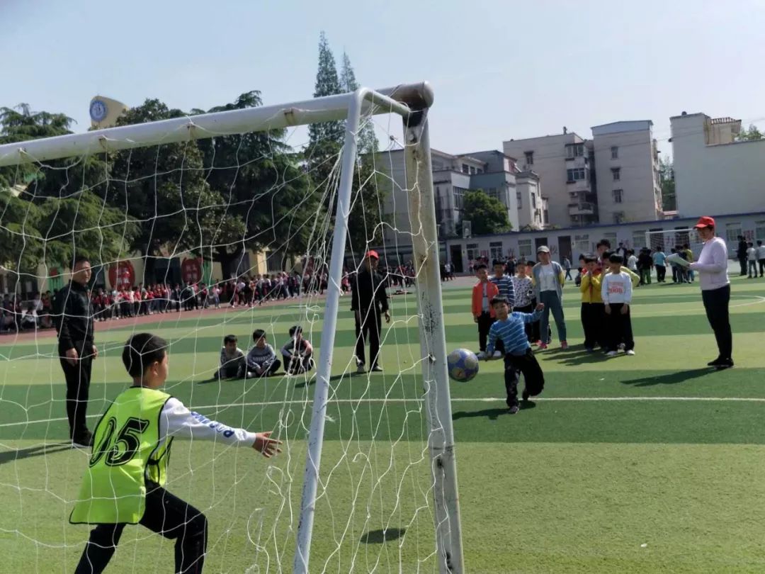 团结、紧张、更快、更强!这是哪的球赛真激烈