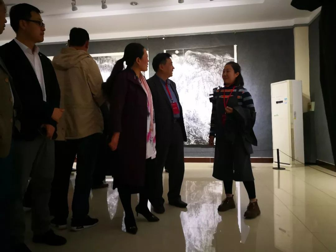 【展讯】“云起龙山”----张涛中国画全国巡展滕州首展今日隆重开幕