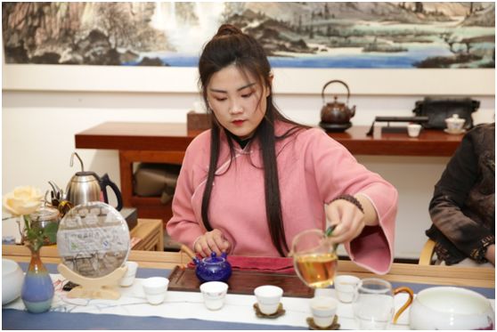 【展讯】“云起龙山”----张涛中国画全国巡展滕州首展今日隆重开幕