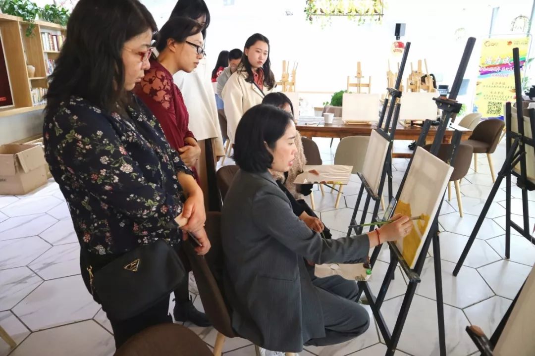 追梦成华|手绘未来!团团周末油画班超有爱~！