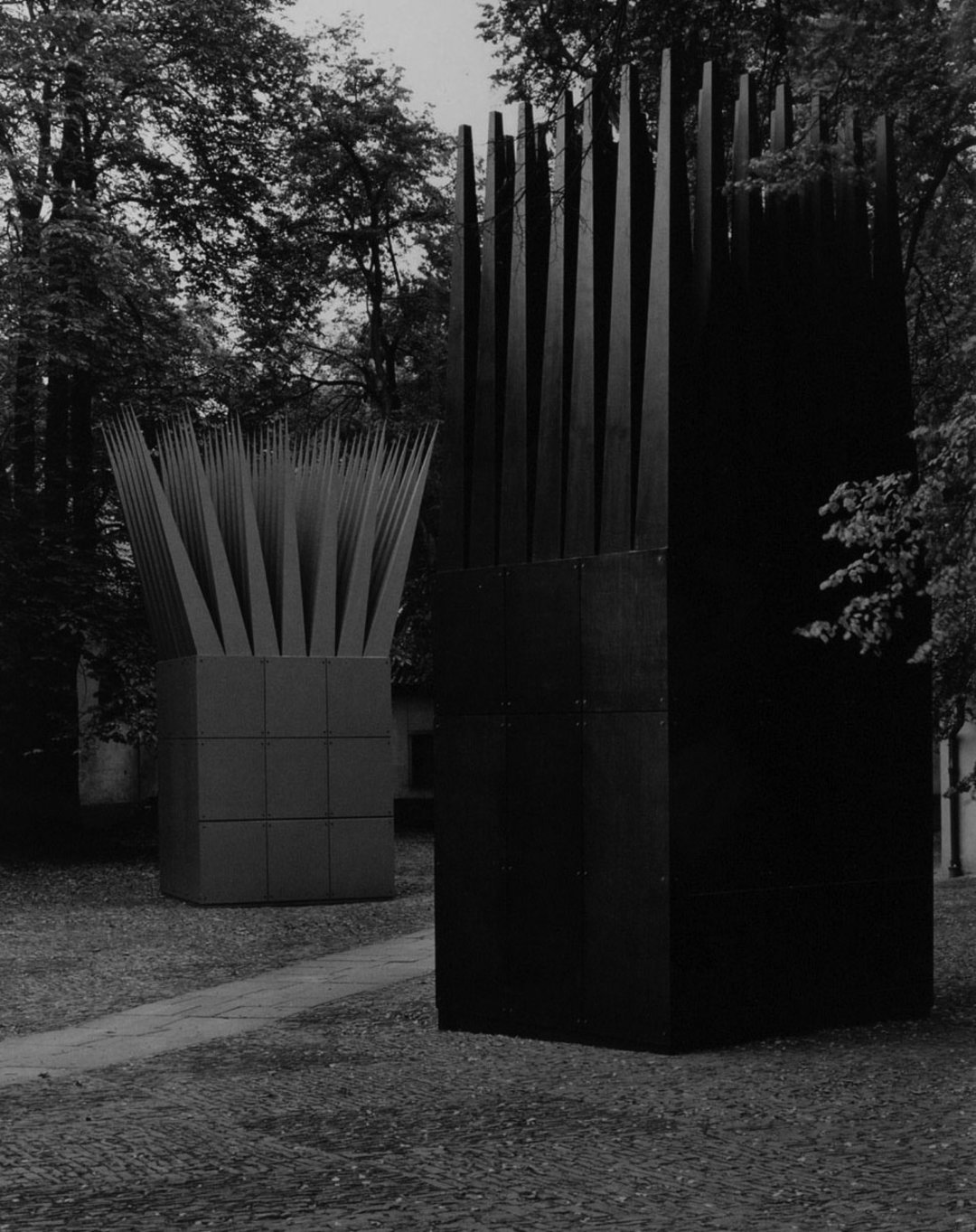 房子在她的镜头里变得生动，来看建筑摄影师埃莱娜30年作品展