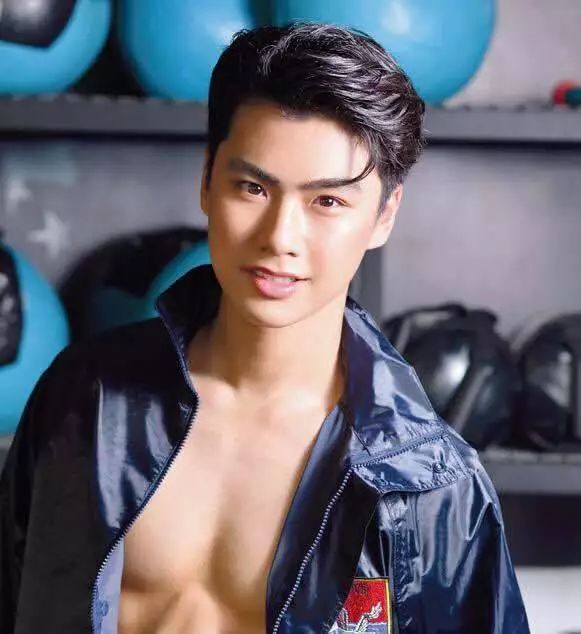 出道20年却一直出演烂片,出道4年演了5部电影火了3部