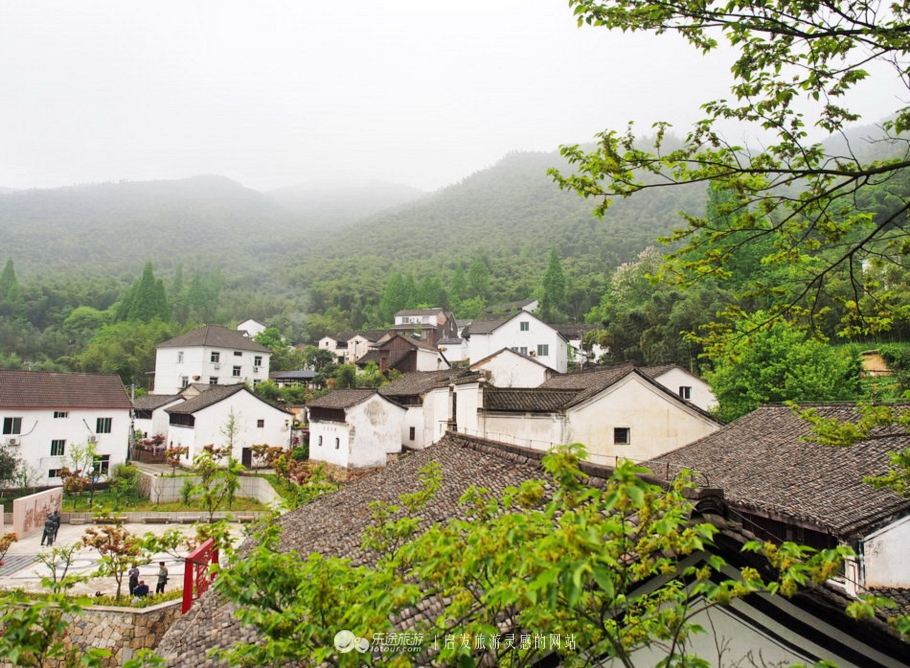 隐藏大山深处的小村庄,一个山清水秀的美丽小村庄