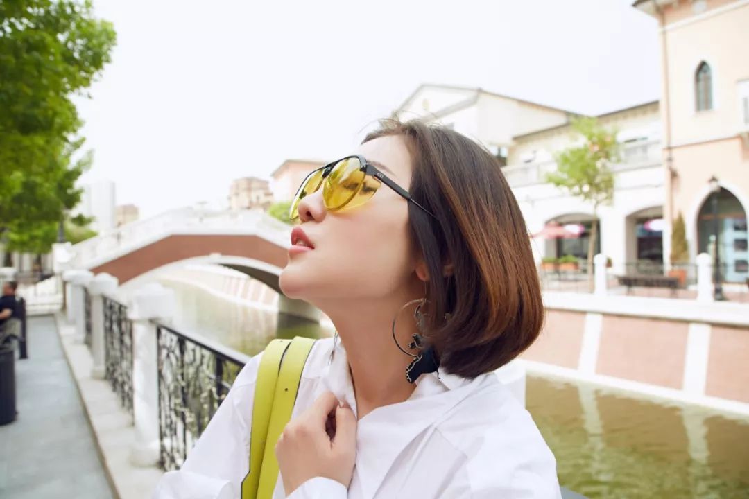 怎么穿让人看起来很贵,怎样穿看起来既普通又好看