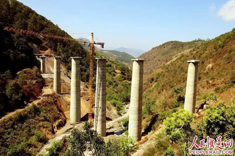 昆明到临沧可以走高速吗,临沧开车到昆明要多少个小时