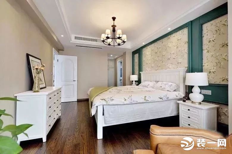 小姨家的美式风格装修太赞了，衣帽间衣柜定制真实用！