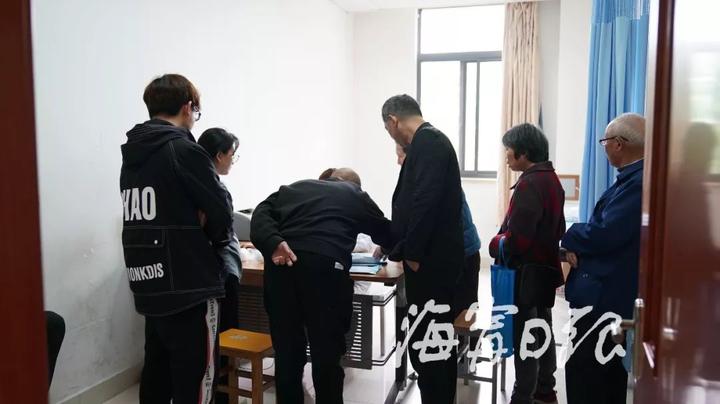 凌晨3点小女孩街头边跑边哭,江苏一女童深夜惊醒哭喊