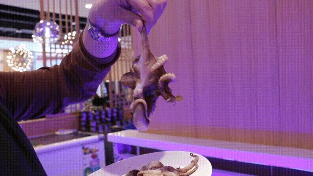 海鲜随便吃…还奖100块？遇上哈尔滨这家新店开业，减肥*党**哭了