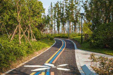 市区出发1h藏着一个“绿岛”？赛车、帆船、直升机…梅山原来如此洋气！