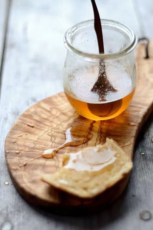 蜂蜜到底加什么东西吃对胃有好处,蜂蜜加在食材里面有什么作用