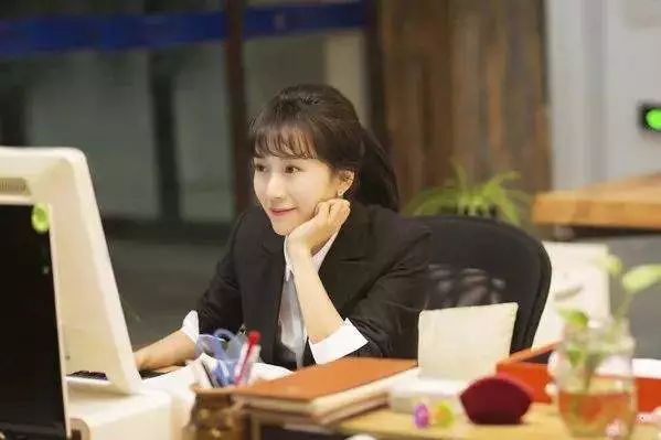 蜗居都挺好李念,李念紧致身材曲线