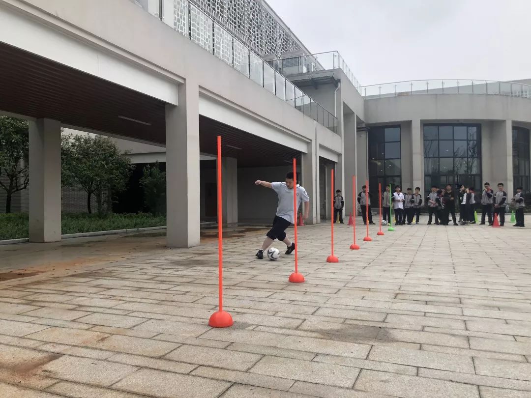 快乐体验快乐成长,快乐体验成长绘画二年级