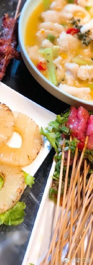 【吃在大连】Emmmm，臭豆腐烤鱼，味道比想像的要更激烈！