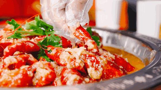 狂舔手指不能停！簋街仔仔小龙虾超值抢购来啦！仅66元抢原价150元给力虾双人套餐！满分的味道，极致的享受！快来pick一下！