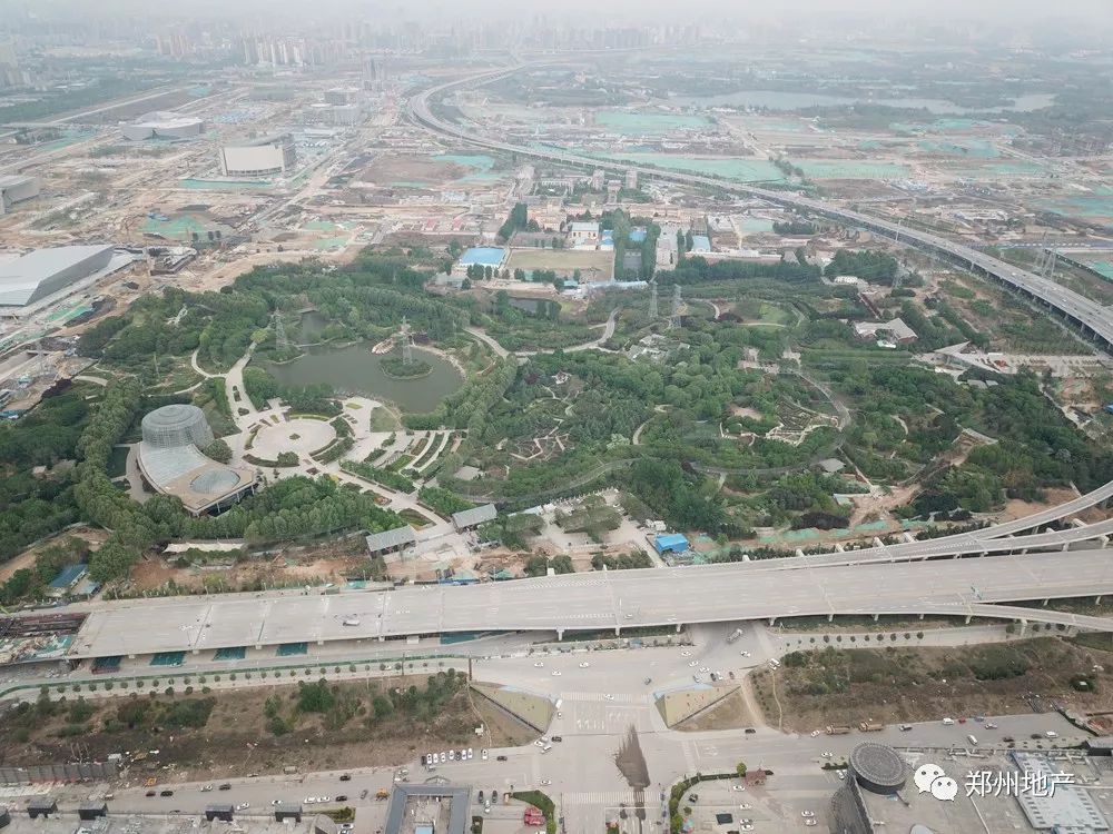 只在核心地段拿地的房企,这家房企零踩线盈利能力持续领先