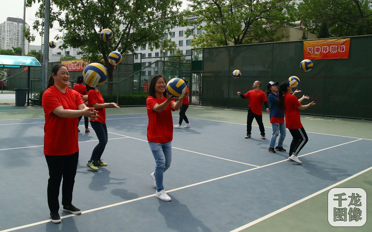 奥林匹克体育中心为来京建设者送上健身大礼包3000人前去领取