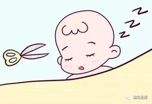 两岁宝宝睫毛往里长怎么办,两岁宝宝睫毛发黄分叉可以剪掉吗