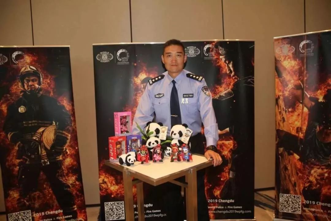 成都特警夜巡,成都特警最新消息