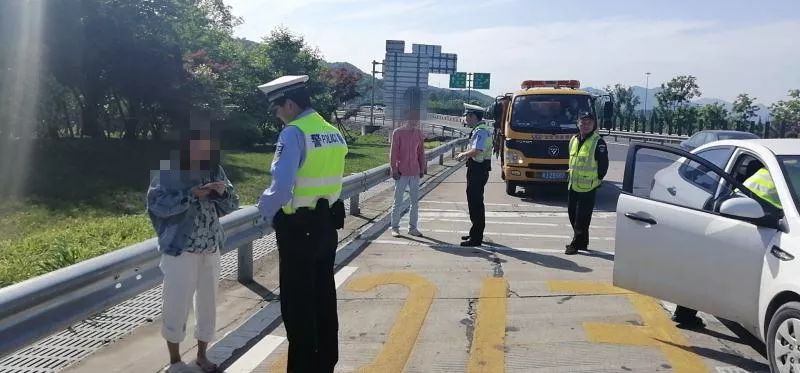甬台温高速上，93年男子驾驶白色轿车挟持了一名年轻姑娘？！警方调查发现…