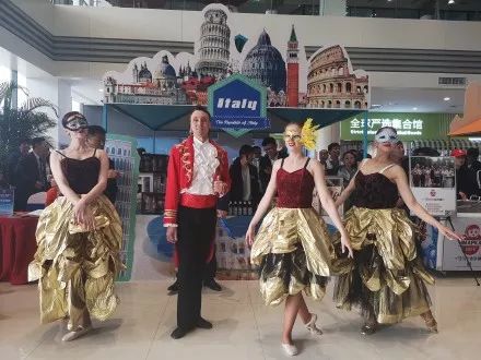 今天，60多家世界电商云集郑州！2万多种全球好货来到家门口！