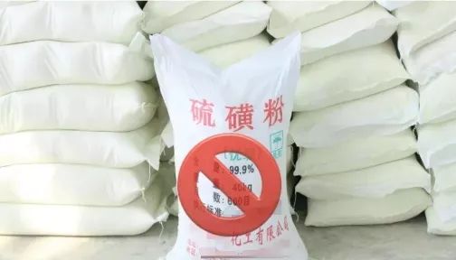 皮肤清洁出黑色的东西,皮肤挤出白色膏状很臭怎么办