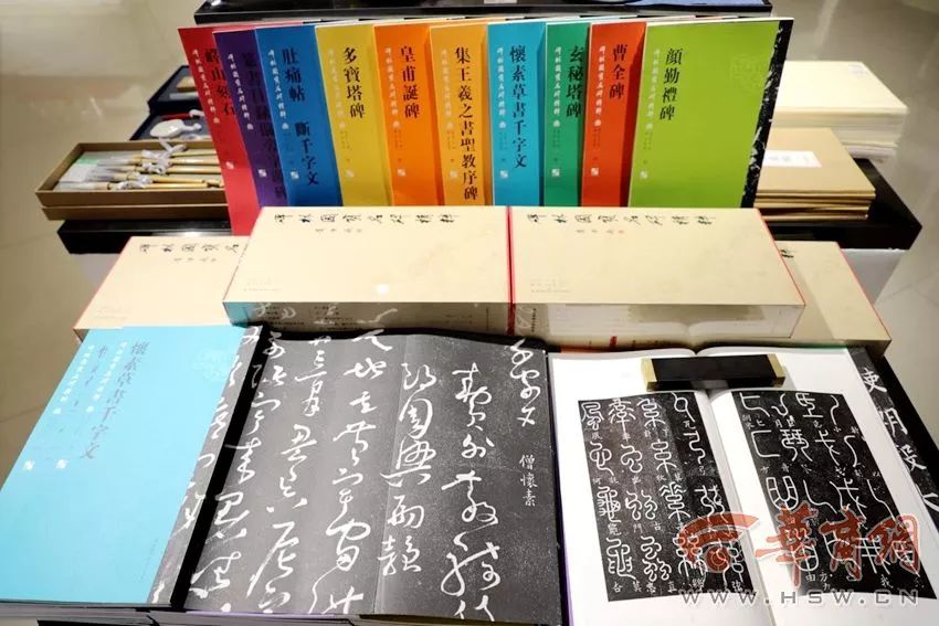 西安文创纪念品团扇,西安最近比较火的文创