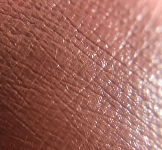 涂口红的女人是不是靠不住,涂口红女生太妖艳了