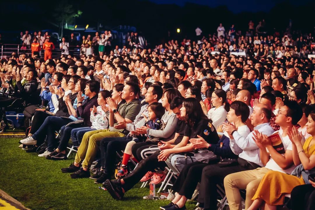 艾森巴赫献中国户外首秀，2019辰山草地广播音乐节收官，但精彩仍在继续！