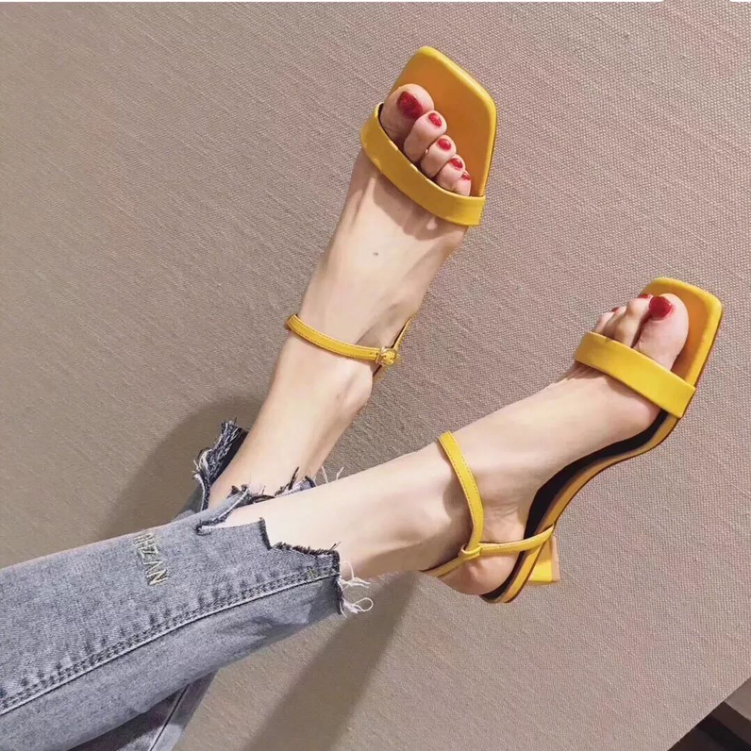 今夏最值得入手的4双网红凉鞋,今年最流行的三双凉鞋