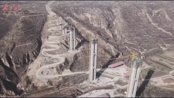 剑桥博士发震撼长文：为何中国肯下血本在西方绝不做的“亏本买卖”上