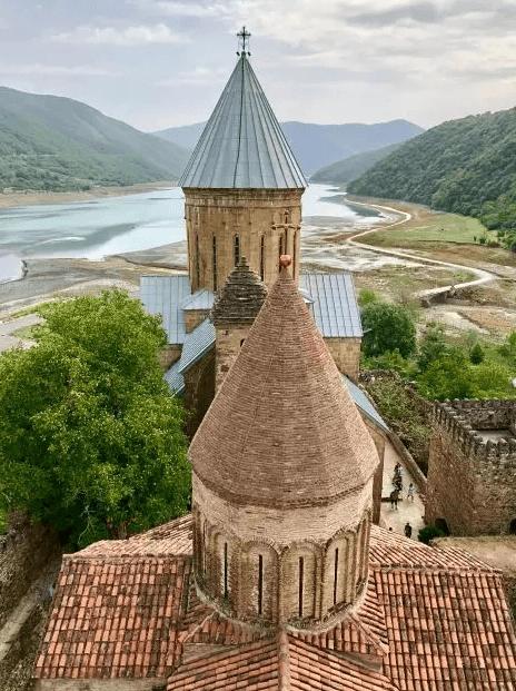 格鲁吉亚旅游有什么好景点,乌鲁木齐格鲁吉亚宝藏