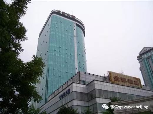 【曝光台】写字楼里吞云吐雾的你！高抬贵手！