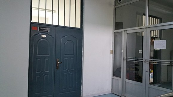 哈尔滨一教授疑因办公室甲醛中毒致死，法院两次判决撤销不予认定工伤决定书